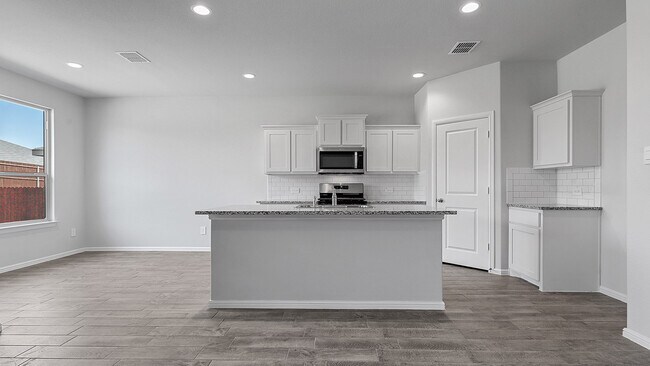 121 Bermuda Place, Boyd, TX 76023 - photo 3