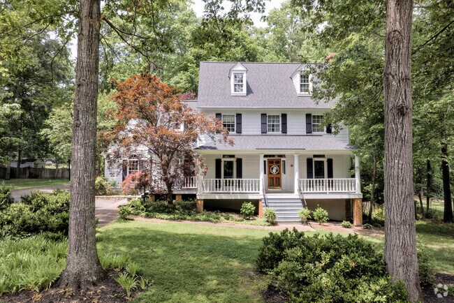 Large lots with mature trees provide lots of shade in the Stony Point neighborhood.