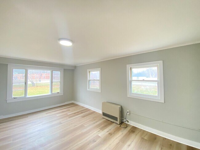 241 S Main St unit C, Newmarket, NH 03857 - photo 5