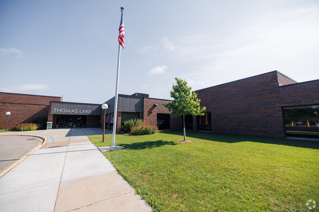 Thomas Lake Elementary School is located in the Eagan/Westcott/Inver Grove Heights neighborhood.