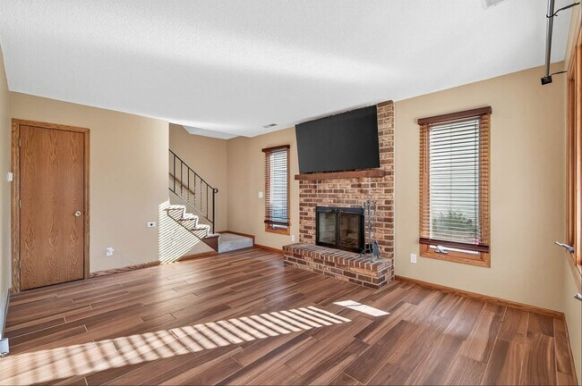 4682 Lenore Ln, Saint Paul, MN 55122 - photo 5