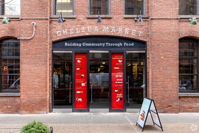 (010)_Chelsea MarketEntrance