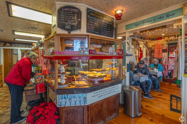 Panezanellie Breadstick Shoppe is the local favorite in Sublimity, OR.