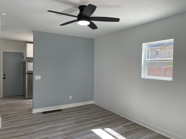 2275 W 11th St unit Up, Cleveland, OH 44113 - photo 3