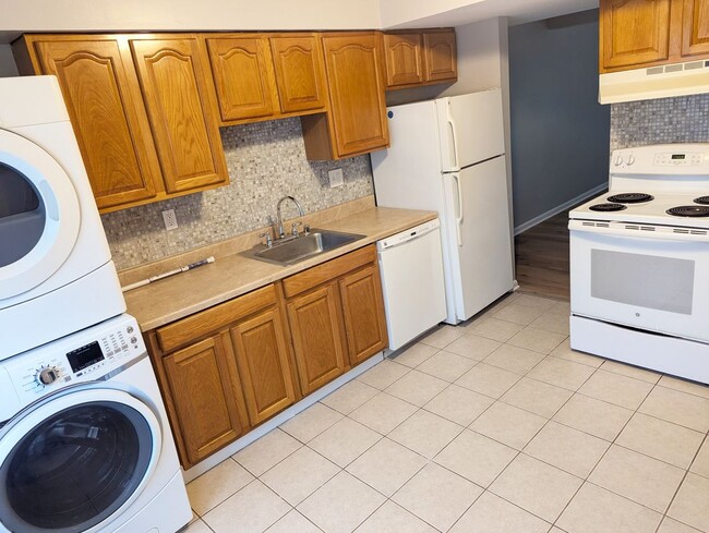 2219 Anvil Ln, Temple Hills, MD 20748 - photo 3