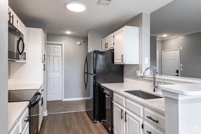 1BR, 1BA - 727SF