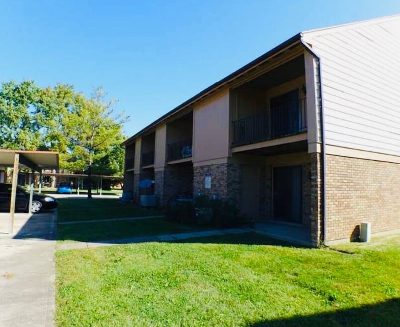 7767 Betsy Ross Cir, Dayton, OH 45459 - photo 1