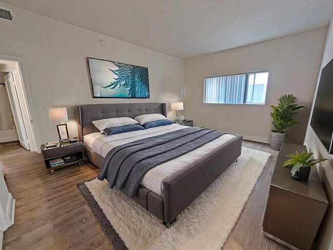 912 Croft Ave unit 102, Los Angeles, CA 90069 - photo 4