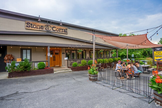 Stone Corral Brewery serves pub fare with a Vermont twist and handcrafted beer near Huntington.