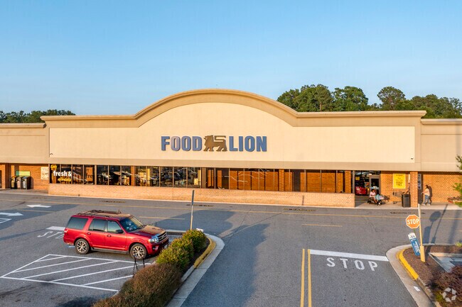 Farmville residents do their grocery shopping at Food Lion.