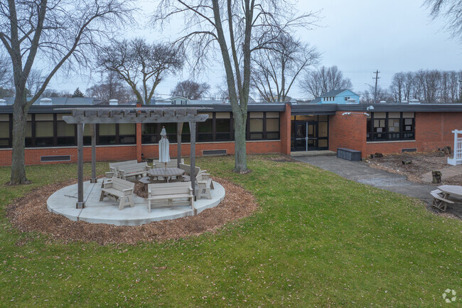 Richland Jr High School has dozens of effective and excellent teachers and staff.