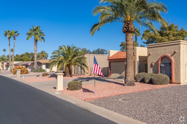 The Mediterranean-style homes in Sun Lakes have desert-colored stucco.
