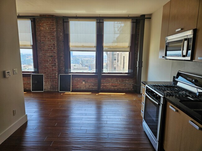 Rowan Lofts unit 1207, Los Angeles, CA 90013 - photo 2