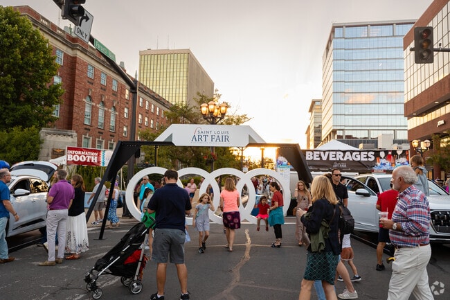 Saint Louis Art Fair encompasses of two blocks in downtown Clayton, MO.