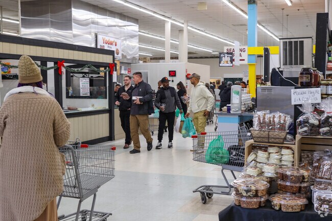 Fresh made pretzels and pizza at Dutch Village Farmers market in Upper Marlboro.
