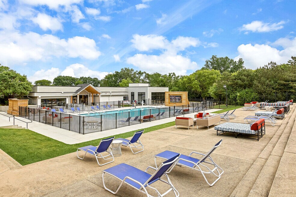 Albion on Northwest 975 N Sterling Ave, Palatine, IL