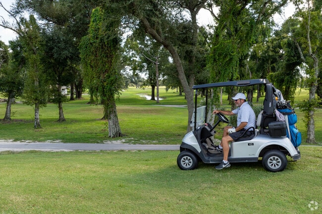 Residents of the Mariner neighborhood are only a short drive from a number of public courses.