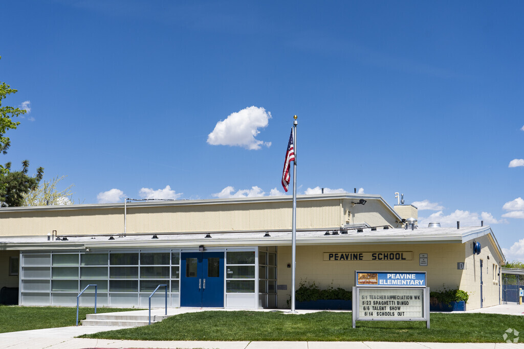 Peavine Elementary School in West University has exceptional outdoor spaces for its students.