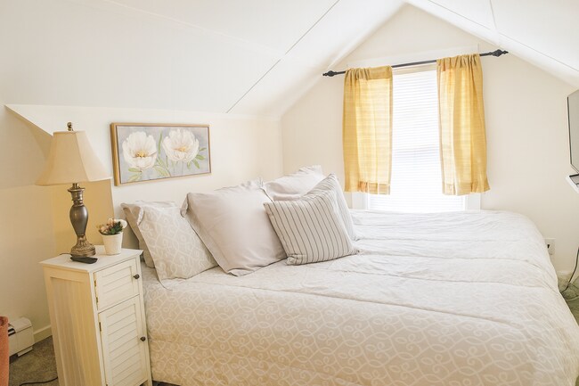 96 Pavilion Ave, Rumford, RI 02916 - photo 7