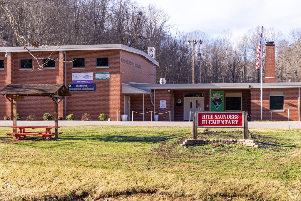 Hite Saunders Elementary School earned a high A- grade from Niche.