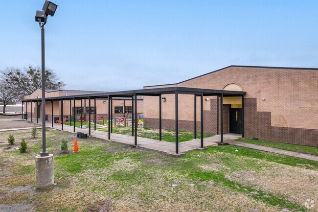 Shackelford Elementary School is a public school in Waxahachie, TX.