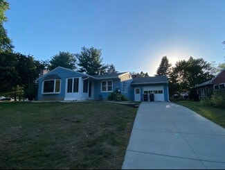 532 Capitol Dr, Saint Peter, MN 56082