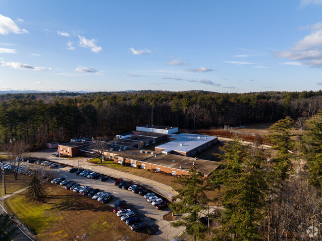Londonderry Elementary School located in the town of Londonderry, NH serves grades 1-5.