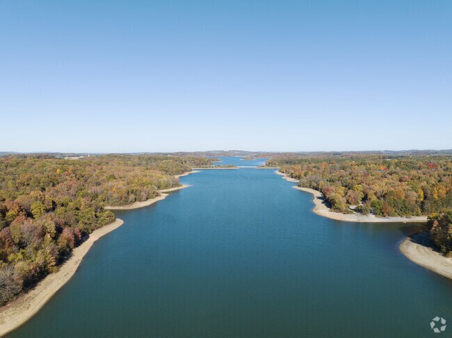 Lake Marburg is a ten-minute drive from Parkville.