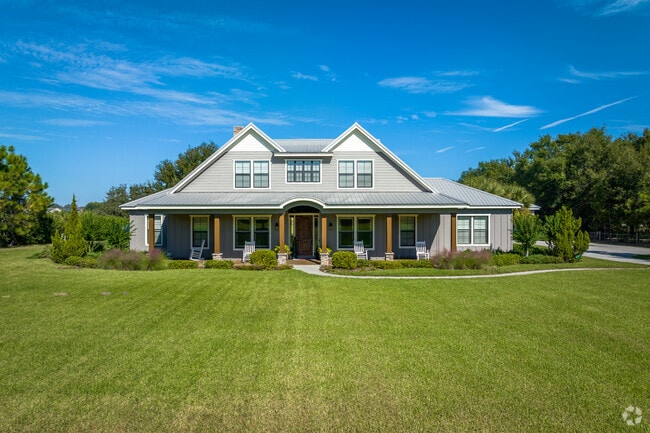 The Craftsman style has become a very popular option for ranchers with its unique charm.
