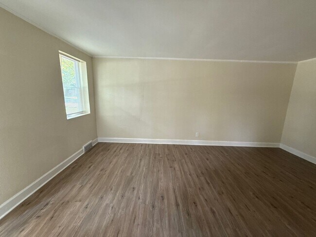 15519 Plainview Ave, Detroit, MI 48223 - photo 7