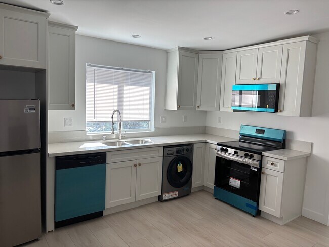 23316 Balmoral Ln unit 23318, West Hills, CA 91307 - photo 2