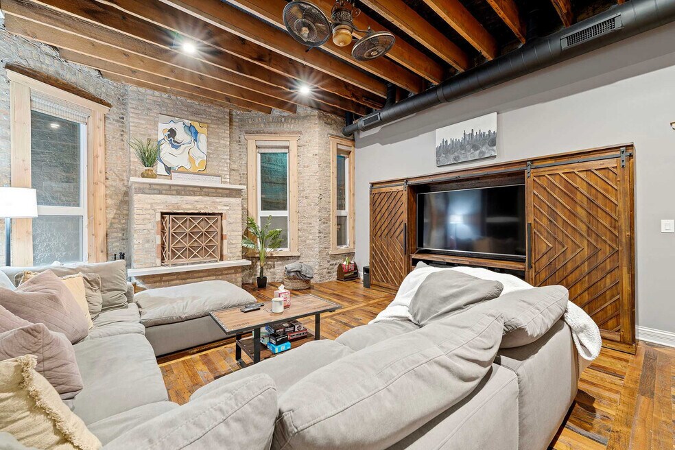 2130 W Washington Blvd unit ID1244927P, Chicago, IL 60612 - photo 1