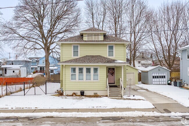 The American Foursquare style makes up a significant portion of homes in Johnson City.