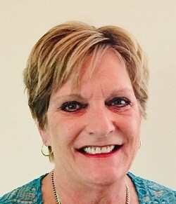 Julia Lewis