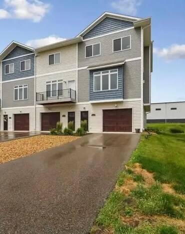 2186 Rolling Green Trail, North Mankato, MN 56003