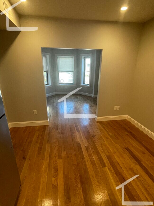 900 Massachusetts Ave unit 1, Cambridge, MA 02139 - photo 5