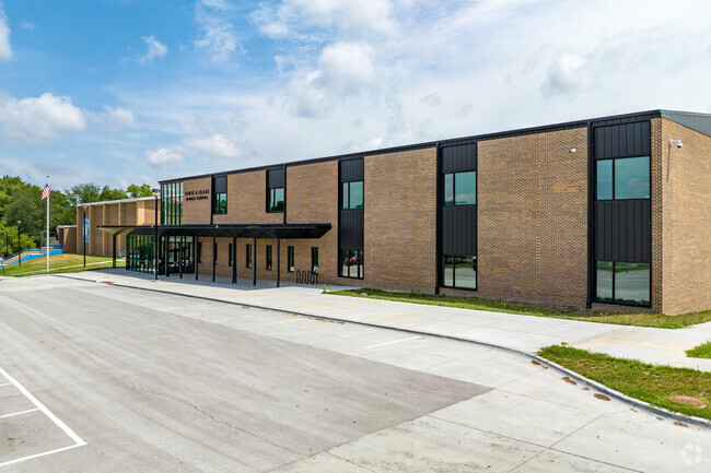 Lewis & Clark Middle School serves students in grades 6-8.