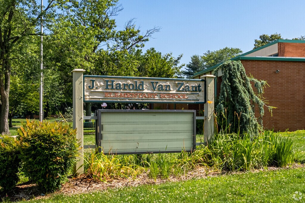 J. Harold Van Zant School is a public school located in Marlton, NJ.
