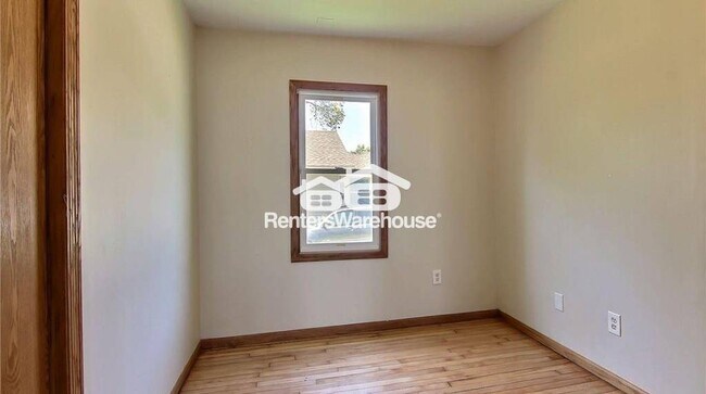 861 N Algonquin Ave, Saint Paul, MN 55119 - photo 6