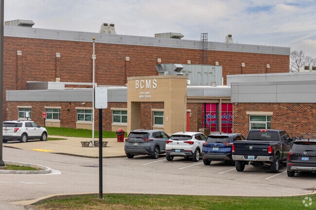 Boyd County Middle School has 620 students in grades 6-8.