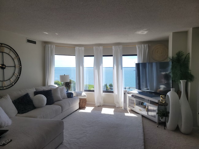 Windward Towers unit 7B, Newport News, VA 23607 - photo 3