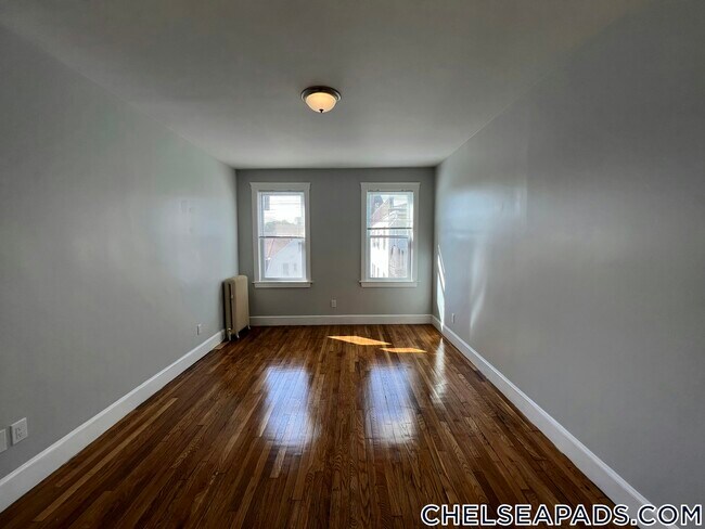 48-50-50 Clark Ave unit 3R, Chelsea, MA 02150 - photo 4