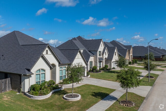 One story and two story homes line the streets of Telfair.