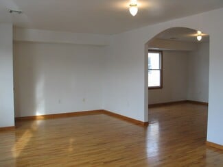 77 Sumo Village Ct, Newark, NJ 07114