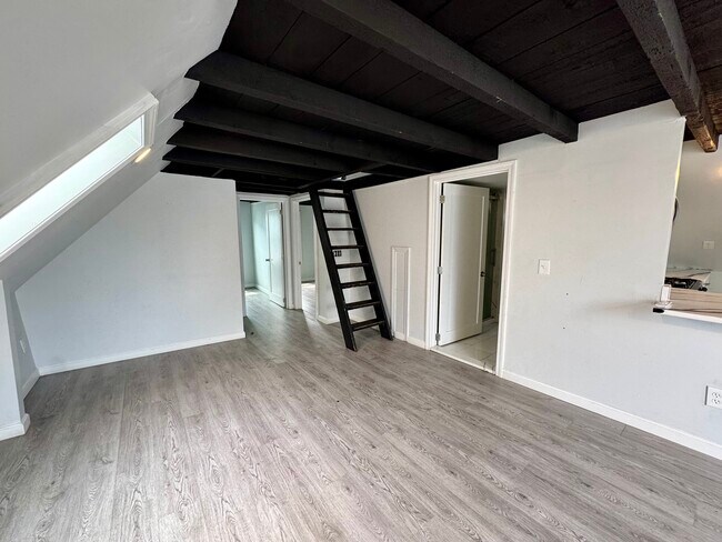 61 Tell St unit 3, Providence, RI 02909 - photo 4