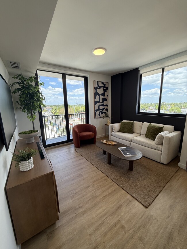 941 E 22nd St unit B21, Hialeah, FL 33013 - photo 2