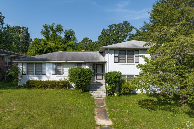 Greenview in Columbia has spacious homes.