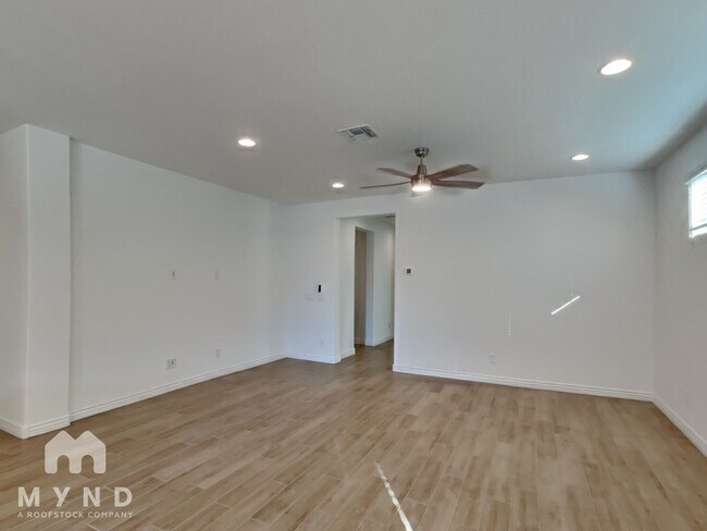 9959 W Whitton Ave, Avondale, AZ 85392 - photo 3