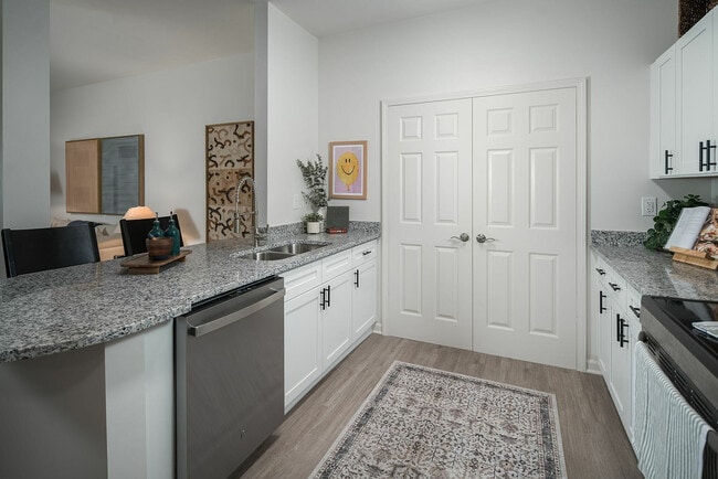 Boone Student Living, Boone, NC 28607 - photo 5