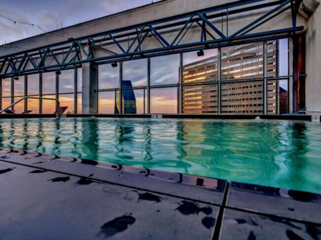 1555 Elm St unit ID1335754P, Dallas, TX 75201 - photo 5